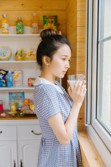 年轻的女教师电影